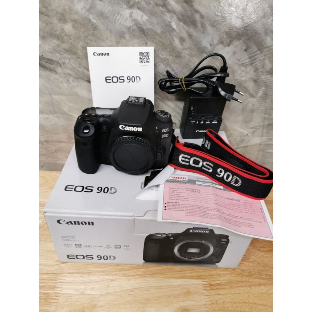 Canon EOS 90D (Body) Warranty until 15/12/2024, very good condition, little used, the rubber grip is not swollen, the body has no scratches, works well, no problems.